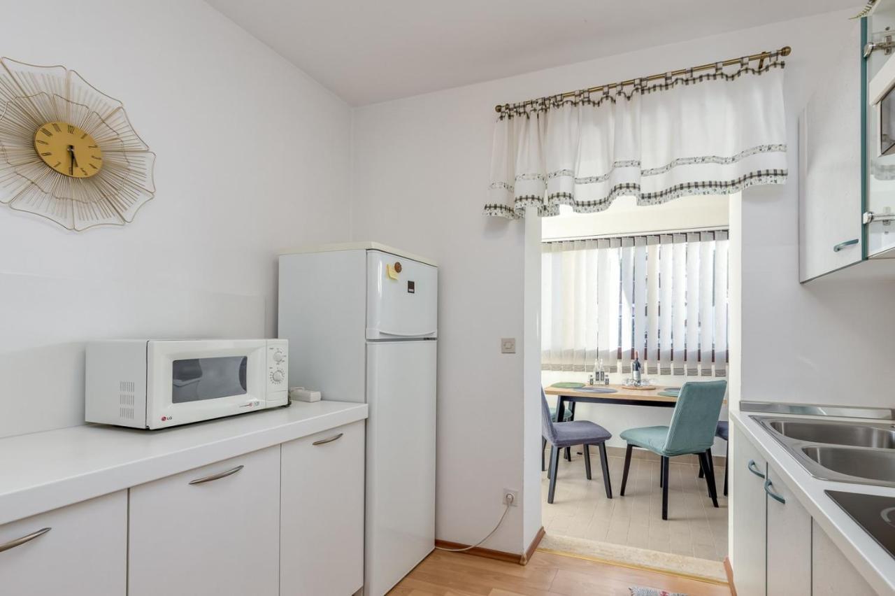 Apartment Lucijan Poreč Exteriör bild