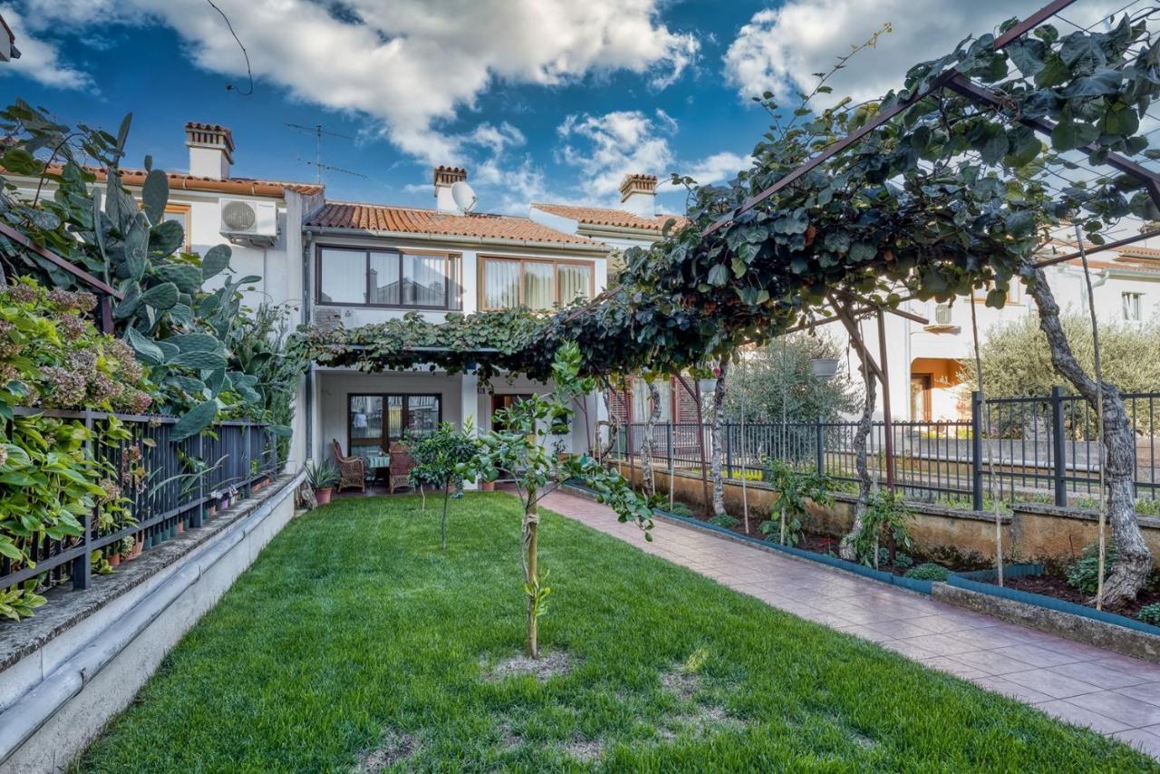 Apartment Lucijan Poreč Exteriör bild